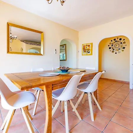 Ecalinda - Plusholidays