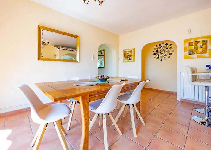 Ecalinda - Plusholidays